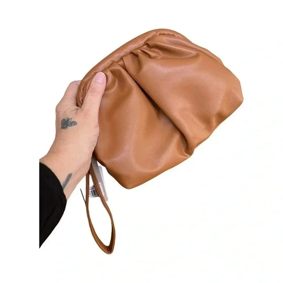 Wristlet/clutch, vegan leather, frame closure, brown, NWT - Picture 3 of 5